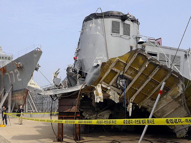 <a><img src="https://www.theepochtimes.com/assets/uploads/2015/09/chewnnen100003247.jpg" alt="THE WRECK OF THE CHEONAN: A multinational investigation team concluded that a North Korean torpedo sank the South Korean warship Cheonan  on March 26, killing 46 sailors. (Song Kyung-Seok/Getty Images)" title="THE WRECK OF THE CHEONAN: A multinational investigation team concluded that a North Korean torpedo sank the South Korean warship Cheonan  on March 26, killing 46 sailors. (Song Kyung-Seok/Getty Images)" width="320" class="size-medium wp-image-1817600"/></a>