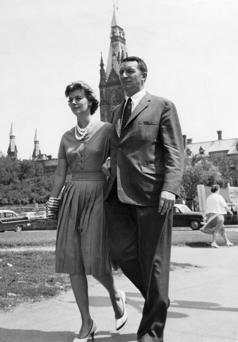 <a><img class="size-medium wp-image-1780726" src="https://www.theepochtimes.com/assets/uploads/2015/09/cj6209251.jpg" alt="" width="243" height="350"/></a>