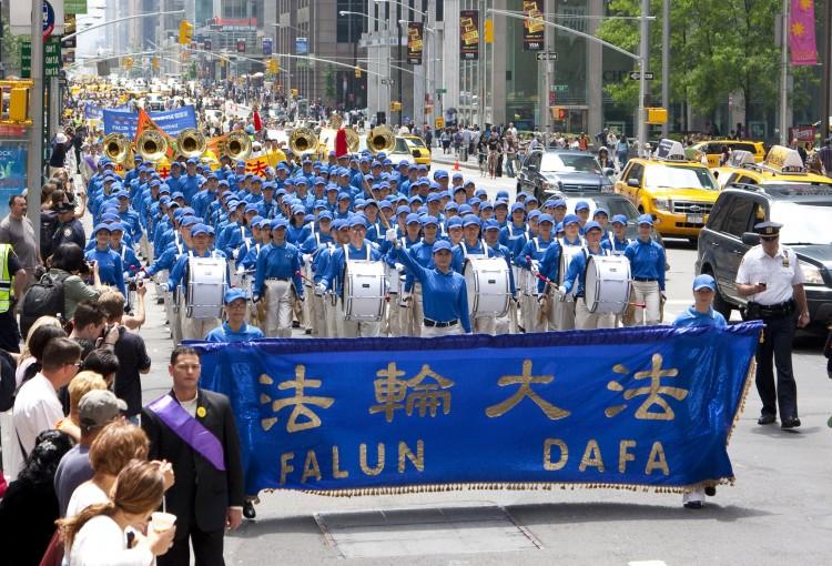 <a><img src="https://www.theepochtimes.com/assets/uploads/2015/09/dafa6738738Dai.jpg" alt="THE NEW CHINA: Falun Gong practitioners will hold a parade that is both colorfully cultural and a solemn remembrance of lives lost in persecution in Manhattan's Chinatown on Saturday, Aug. 27, at 1 p.m. (Dai Bing/The Epoch Times)" title="THE NEW CHINA: Falun Gong practitioners will hold a parade that is both colorfully cultural and a solemn remembrance of lives lost in persecution in Manhattan's Chinatown on Saturday, Aug. 27, at 1 p.m. (Dai Bing/The Epoch Times)" width="320" class="size-medium wp-image-1798917"/></a>