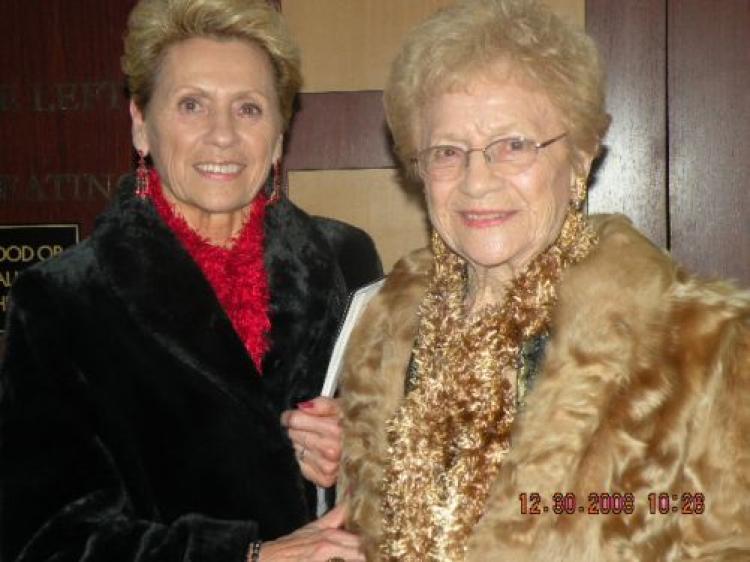 <a><img src="https://www.theepochtimes.com/assets/uploads/2015/09/dancerDET01.jpg" alt="Ms. Labadie and Ms. Wiergba have a lifelong love of dance. (Ye Xinning/The Epoch Times)" title="Ms. Labadie and Ms. Wiergba have a lifelong love of dance. (Ye Xinning/The Epoch Times)" width="320" class="size-medium wp-image-1831884"/></a>