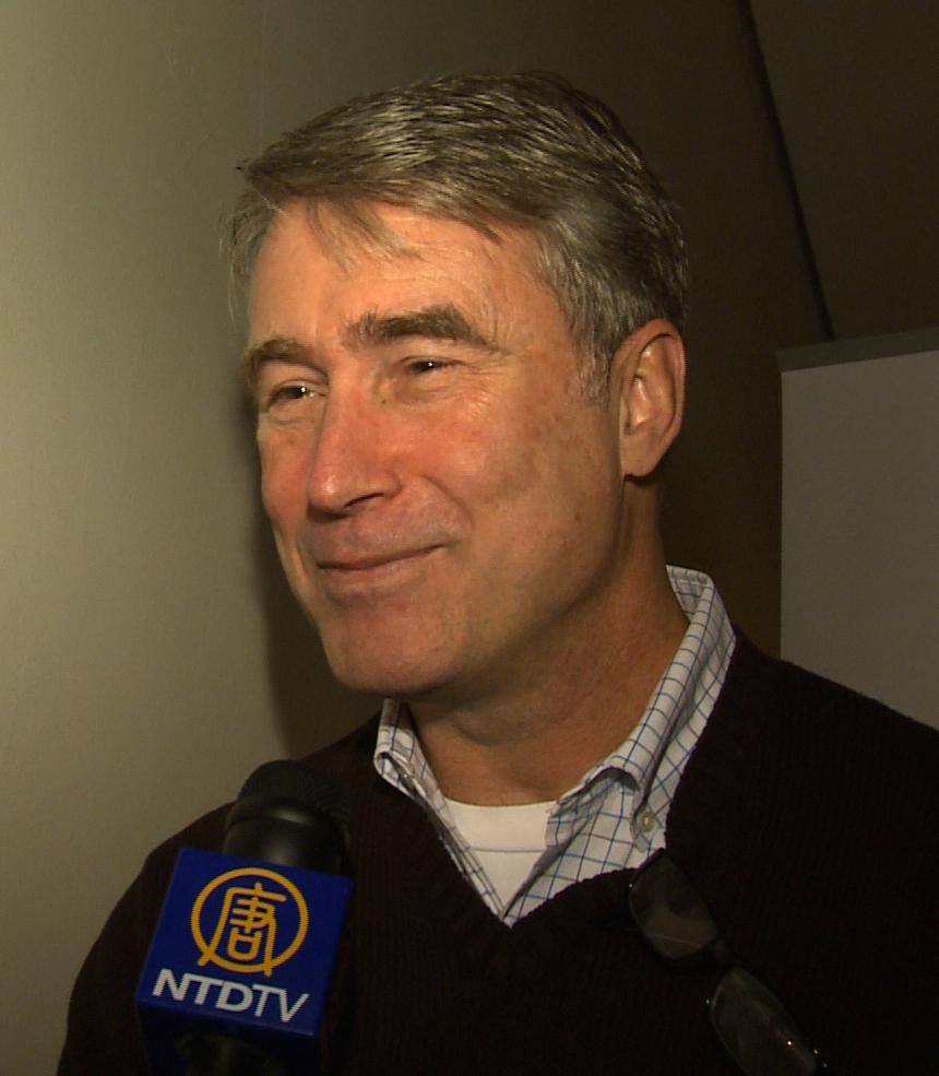 <a><img class="size-medium wp-image-1772878" title="david-smythe-Lord-Elgin-manager" src="https://www.theepochtimes.com/assets/uploads/2015/09/david-smythe-Lord-Elgin-manager.jpg" alt="david-smythe-Lord-Elgin-manager" width="350" height="262"/></a>