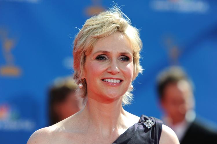 <a><img src="https://www.theepochtimes.com/assets/uploads/2015/09/emmys_103710766.jpg" alt="Emmys 2010: Actress Jane Lynch arrives at the 62nd Annual Primetime Emmy Awards held at the Nokia Theatre L.A. Live on August 29, 2010 in Los Angeles, California. (Frazer Harrison/Getty Images)" title="Emmys 2010: Actress Jane Lynch arrives at the 62nd Annual Primetime Emmy Awards held at the Nokia Theatre L.A. Live on August 29, 2010 in Los Angeles, California. (Frazer Harrison/Getty Images)" width="320" class="size-medium wp-image-1815401"/></a>