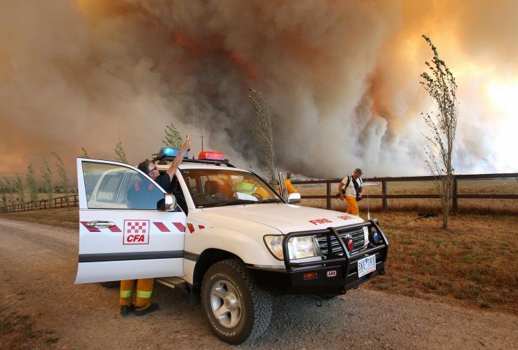 <a><img src="https://www.theepochtimes.com/assets/uploads/2015/09/firestorm2_84701964.jpg" alt="Country Fire Authority staff monitor a giant fire raging in the Bunyip State Park near Labertouche on February 7, 2009. (William West/AFP/Getty Images)" title="Country Fire Authority staff monitor a giant fire raging in the Bunyip State Park near Labertouche on February 7, 2009. (William West/AFP/Getty Images)" width="320" class="size-medium wp-image-1830103"/></a>
