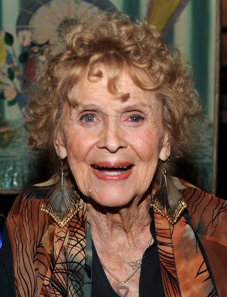 <a><img src="https://www.theepochtimes.com/assets/uploads/2015/09/gloria_stuart_103044517.jpg" alt="Gloria Stuart at the Academy of Motion Picture Arts and Sciences on July 22 in Beverly Hills, California. Stuart died Monday at the age of 100. (Alberto E. Rodriguez/Getty Images)" title="Gloria Stuart at the Academy of Motion Picture Arts and Sciences on July 22 in Beverly Hills, California. Stuart died Monday at the age of 100. (Alberto E. Rodriguez/Getty Images)" width="320" class="size-medium wp-image-1814218"/></a>