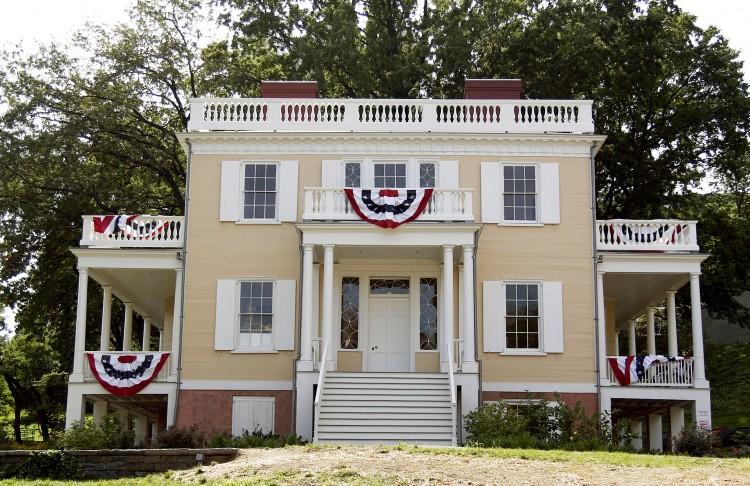 <a><img src="https://www.theepochtimes.com/assets/uploads/2015/09/grange2.jpg" alt="Hamilton Grange was Alexander Hamilton's only home. It has been relocated twice since it was built in 1802 and is now in St. Nicholas Park in Hamilton Heights, on land that was once part of Hamilton's 32 acre estate. (Tim McDevitt/The Epoch Times)" title="Hamilton Grange was Alexander Hamilton's only home. It has been relocated twice since it was built in 1802 and is now in St. Nicholas Park in Hamilton Heights, on land that was once part of Hamilton's 32 acre estate. (Tim McDevitt/The Epoch Times)" width="575" class="size-medium wp-image-1797507"/></a>