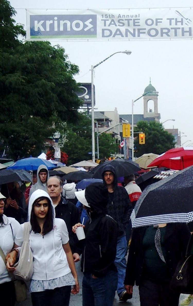 <a><img src="https://www.theepochtimes.com/assets/uploads/2015/09/greektown.jpg" alt="Taste of Danforth revellers sample Greek food and music under a canopy of umbrellas. (Debora de Souza/The Epoch Times)" title="Taste of Danforth revellers sample Greek food and music under a canopy of umbrellas. (Debora de Souza/The Epoch Times)" width="320" class="size-medium wp-image-1834258"/></a>