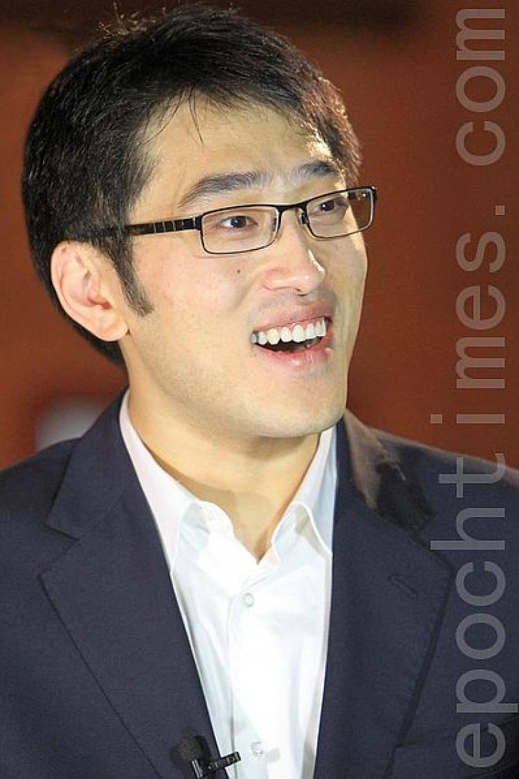 <a><img class="size-medium wp-image-1806359" title="Mr. Gu Yun, a principal dancer with Shen Yun Performing Arts International Company. (Chen Ming/The Epoch Times)" src="https://www.theepochtimes.com/assets/uploads/2015/09/guyun.jpg" alt="Mr. Gu Yun, a principal dancer with Shen Yun Performing Arts International Company. (Chen Ming/The Epoch Times)" width="320"/></a>