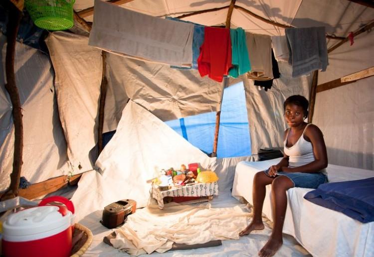 <a><img src="https://www.theepochtimes.com/assets/uploads/2015/09/haiti_110_111.jpg" alt="RESILIENCE: Photographer Wyatt Gallery captures the lives of Haitian survivors in the aftermath of the 7.9 magnitude earthquake in 2010. (Umbrage Books)" title="RESILIENCE: Photographer Wyatt Gallery captures the lives of Haitian survivors in the aftermath of the 7.9 magnitude earthquake in 2010. (Umbrage Books)" width="320" class="size-medium wp-image-1802125"/></a>