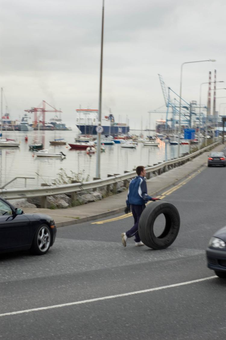<a><img src="https://www.theepochtimes.com/assets/uploads/2015/09/halloween-1-3.jpg" alt="Collection tyres for bomb fires (Martin Murphy/The Epoch Times)" title="Collection tyres for bomb fires (Martin Murphy/The Epoch Times)" width="320" class="size-medium wp-image-1813039"/></a>