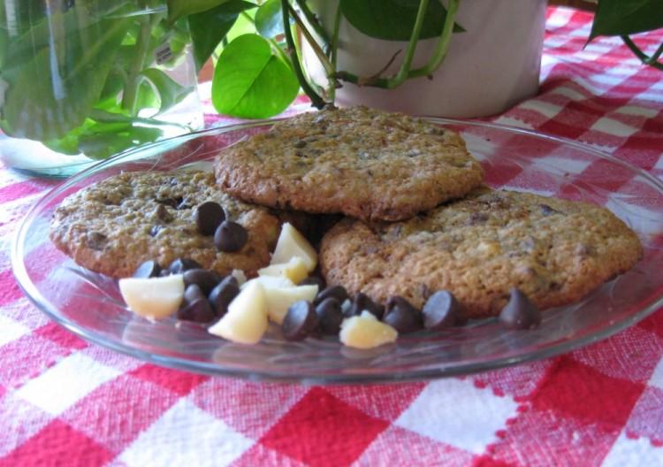 <a><img src="https://www.theepochtimes.com/assets/uploads/2015/09/hazelnuts005.jpg" alt="Hazelnut Toffee Chocolate Chip Cookies are a decadent treat to savor. (Maureen Zebian/The Epoch Times)" title="Hazelnut Toffee Chocolate Chip Cookies are a decadent treat to savor. (Maureen Zebian/The Epoch Times)" width="320" class="size-medium wp-image-1796709"/></a>
