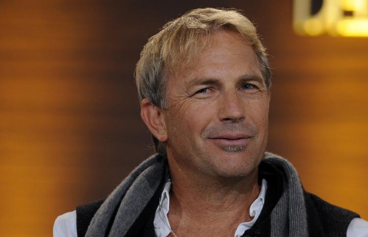 <a><img src="https://www.theepochtimes.com/assets/uploads/2015/09/kevin97168691.jpg" alt="Kevin Costner announced that he will assist teams working to clean up the BP oil spill with a device he paid to develop with professional engineers. (Joerg Koch/Getty Images)" title="Kevin Costner announced that he will assist teams working to clean up the BP oil spill with a device he paid to develop with professional engineers. (Joerg Koch/Getty Images)" width="320" class="size-medium wp-image-1819644"/></a>