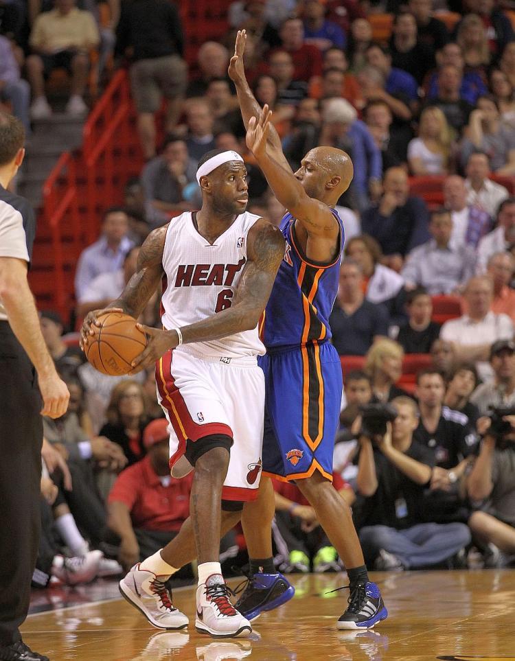 <a><img src="https://www.theepochtimes.com/assets/uploads/2015/09/knicks109481438.jpg" alt="GOOD DEFENSE: The New York Knicks played aggressive defense against the Miami Heat in the last three quarters of play on Sunday night to stay in the game. (Mike Ehrmann/Getty Images )" title="GOOD DEFENSE: The New York Knicks played aggressive defense against the Miami Heat in the last three quarters of play on Sunday night to stay in the game. (Mike Ehrmann/Getty Images )" width="320" class="size-medium wp-image-1807630"/></a>