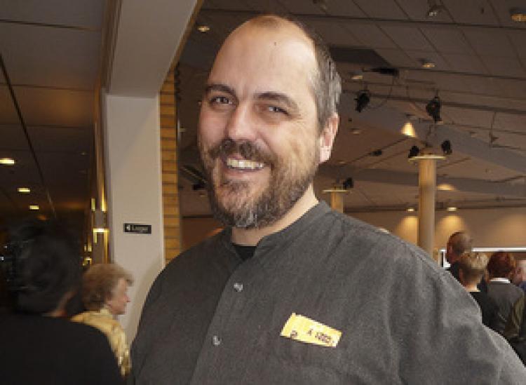 <a><img src="https://www.theepochtimes.com/assets/uploads/2015/09/link03.jpg" alt="Anders Braune, novelist from Malmö, one of the major cities of Sweden, thinks it's good that Shen Yun is promoting traditional Chinese culture. (Hans Bengtsson/The Epoch Times)" title="Anders Braune, novelist from Malmö, one of the major cities of Sweden, thinks it's good that Shen Yun is promoting traditional Chinese culture. (Hans Bengtsson/The Epoch Times)" width="320" class="size-medium wp-image-1829457"/></a>