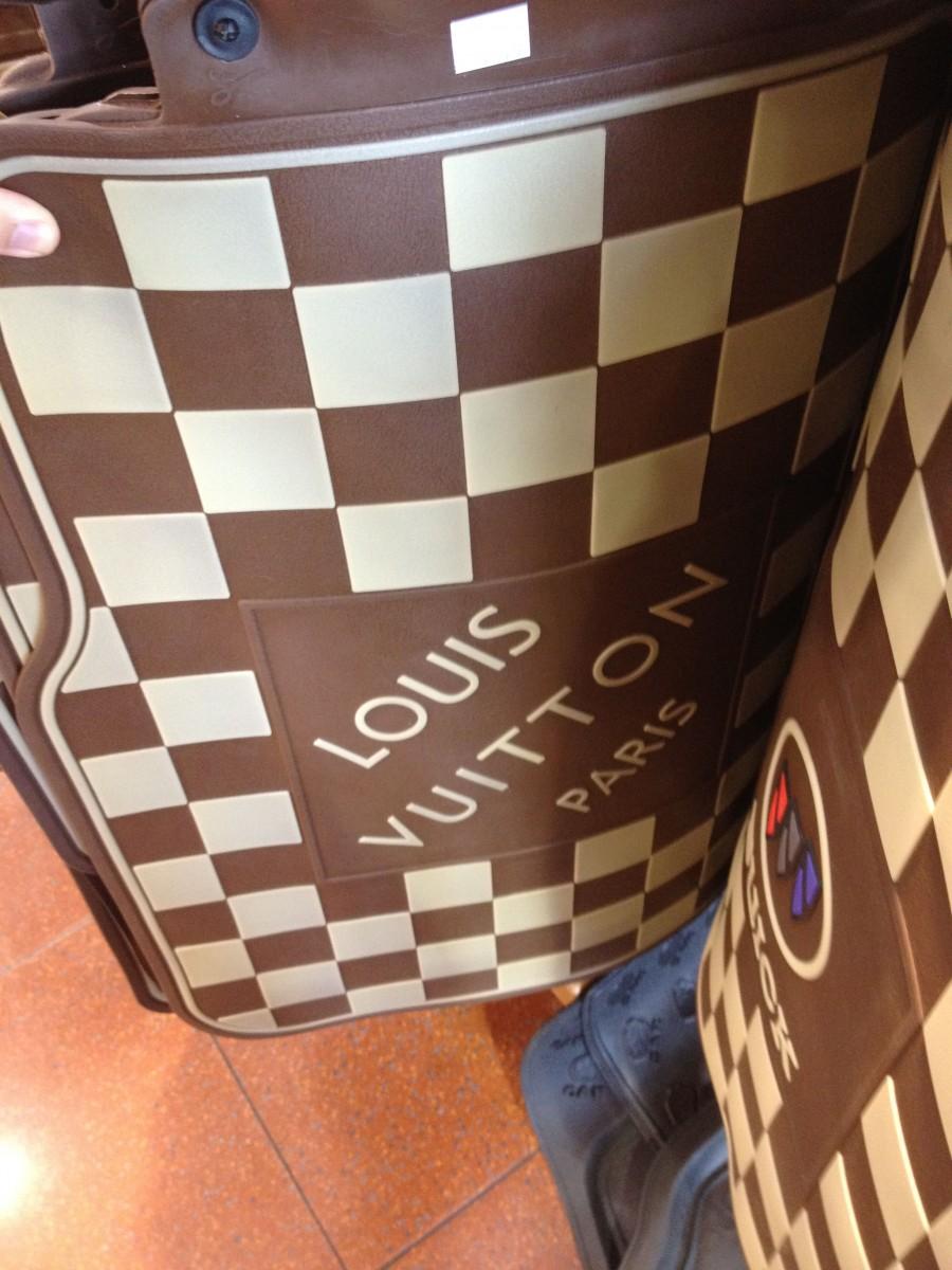 <a><img class="size-medium wp-image-1782979" title="lv" src="https://www.theepochtimes.com/assets/uploads/2015/09/lv.jpg" alt="" width="262" height="350"/></a>