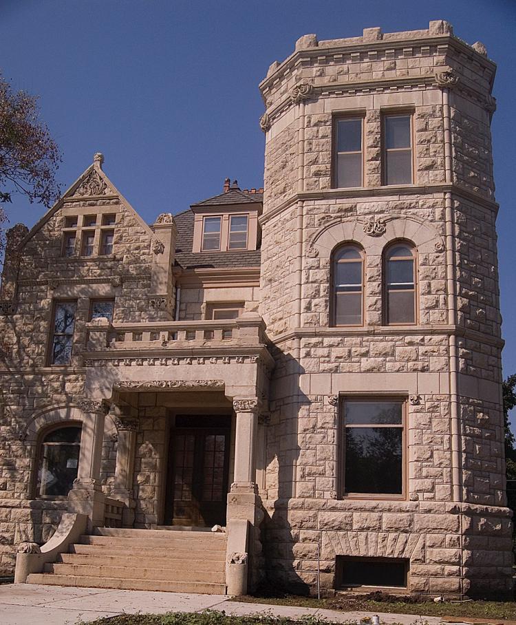 <a><img src="https://www.theepochtimes.com/assets/uploads/2015/09/masonary.jpg" alt="OLD HOME STYLES: Handsome Masonary (Cat Rooney/The Epoch Times)" title="OLD HOME STYLES: Handsome Masonary (Cat Rooney/The Epoch Times)" width="320" class="size-medium wp-image-1829667"/></a>