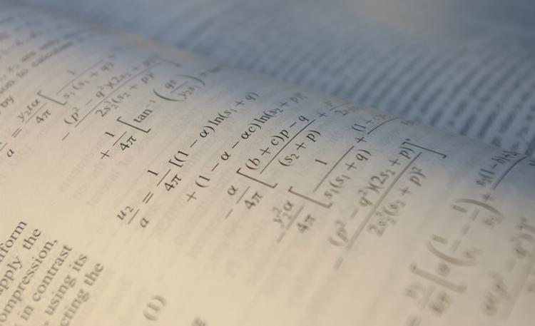 <a><img class="size-large wp-image-1788536" title="mathbook" src="https://www.theepochtimes.com/assets/uploads/2015/09/mathbook.jpg" alt="math book" width="590" height="359"/></a>