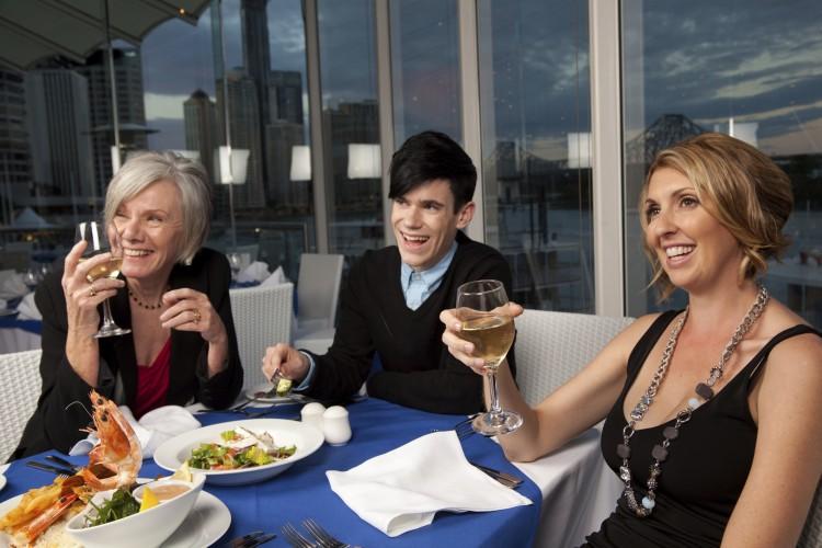 <a><img class="size-full wp-image-1787572" title="Many people like to treat mother to a day out on Mother's Day. (Jan Lombard/Photos.com)" src="https://www.theepochtimes.com/assets/uploads/2015/09/mothersdining_photoscom.jpg" alt="" width="750" height="500"/></a>