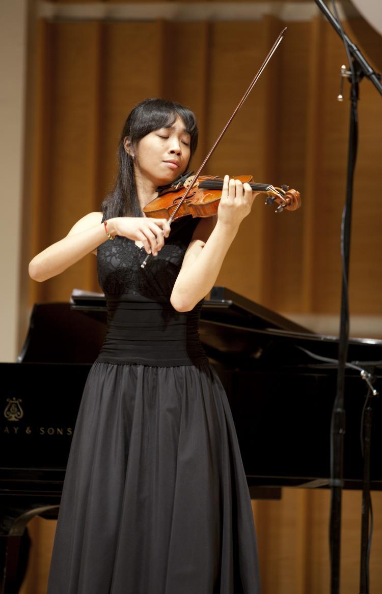 <a><img src="https://www.theepochtimes.com/assets/uploads/2015/09/nancy-zhou.jpg" alt="Violinst Nancy Zhou performs at NTDTV's second Chinese International Violin Competition in New York, Aug. 2009. (Edward Dai/The Epoch Times)" title="Violinst Nancy Zhou performs at NTDTV's second Chinese International Violin Competition in New York, Aug. 2009. (Edward Dai/The Epoch Times)" width="320" class="size-medium wp-image-1825910"/></a>