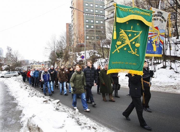<a><img src="https://www.theepochtimes.com/assets/uploads/2015/09/nowaycops84533765.jpg" alt="Norwegian policemen carry banners during a political strike in Oslo on Jan. 29, 2009. (Larsen Hakon Mosvold/AFP/Getty Images)" title="Norwegian policemen carry banners during a political strike in Oslo on Jan. 29, 2009. (Larsen Hakon Mosvold/AFP/Getty Images)" width="320" class="size-medium wp-image-1830883"/></a>