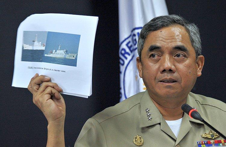<a><img class="size-large wp-image-1789252" title="Philippine Navy Vice Adm. Alexander Pama" src="https://www.theepochtimes.com/assets/uploads/2015/09/pama142656627.jpg" alt="Philippine Navy Vice Adm. Alexander Pama" width="590" height="385"/></a>