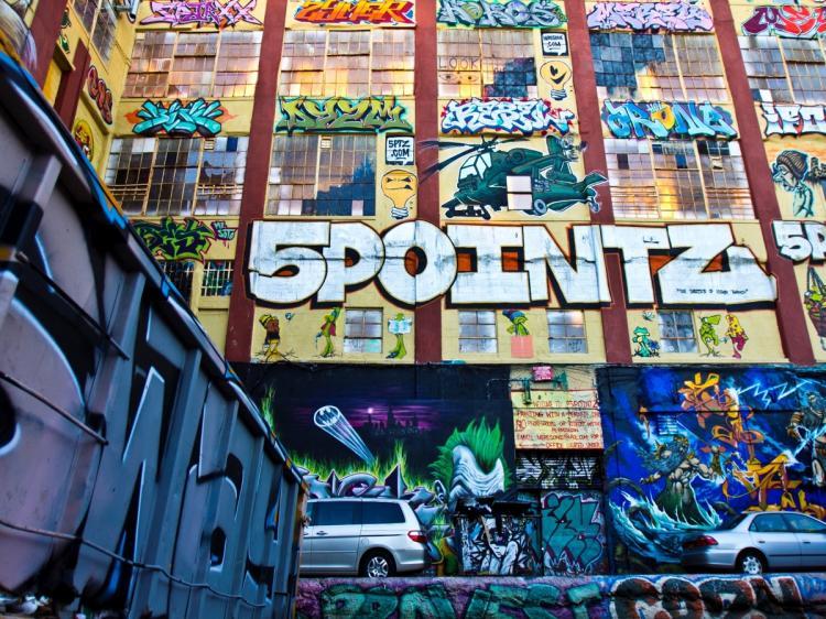 <a><img src="https://www.theepochtimes.com/assets/uploads/2015/09/pointz.jpg" alt="GOODBYE GRAFFITI: 5Pointz, now a site where graffiti artists are encouraged to display their talents, may soon become the home of two residential towers. (Phoebe Zheng/The Epoch Times)" title="GOODBYE GRAFFITI: 5Pointz, now a site where graffiti artists are encouraged to display their talents, may soon become the home of two residential towers. (Phoebe Zheng/The Epoch Times)" width="320" class="size-medium wp-image-1807115"/></a>