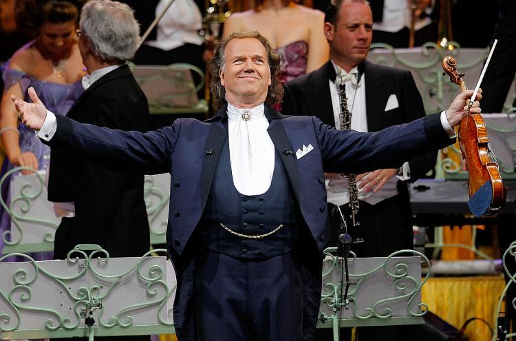 <a><img src="https://www.theepochtimes.com/assets/uploads/2015/09/rieu.jpg" alt="King of the waltz, Andre Rieu (Jemal Countess/Getty Images)" title="King of the waltz, Andre Rieu (Jemal Countess/Getty Images)" width="320" class="size-medium wp-image-1827841"/></a>