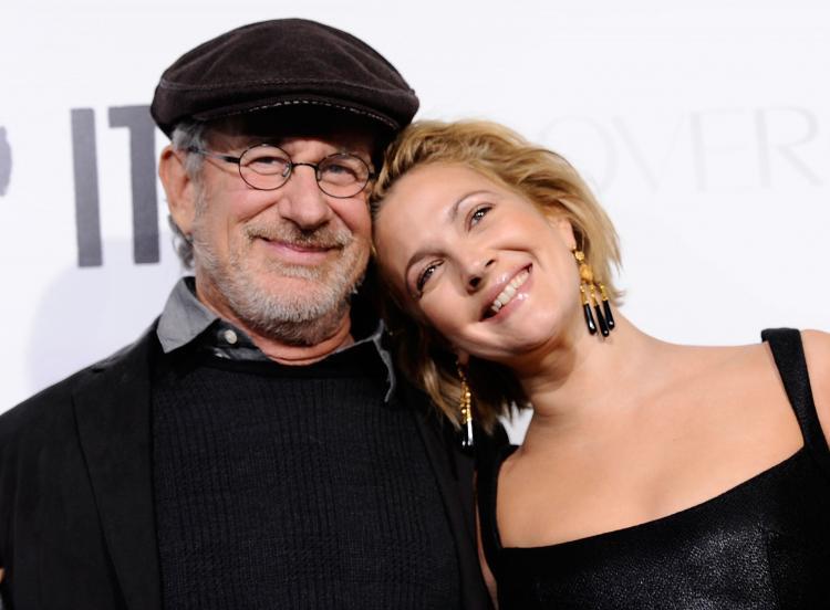 <a><img src="https://www.theepochtimes.com/assets/uploads/2015/09/sp91269090.jpg" alt="Director Steven Spielberg and actress/director Drew Barrymore arrive at the premiere of Fox Searchlight's 'Whip It' on September 29, 2009 in Los Angeles, California. (Alberto E. Rodriguez/Getty Images)" title="Director Steven Spielberg and actress/director Drew Barrymore arrive at the premiere of Fox Searchlight's 'Whip It' on September 29, 2009 in Los Angeles, California. (Alberto E. Rodriguez/Getty Images)" width="320" class="size-medium wp-image-1825950"/></a>