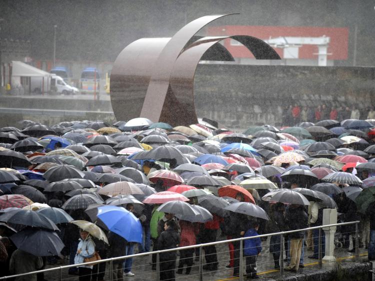 <a><img src="https://www.theepochtimes.com/assets/uploads/2015/09/spain-92875965.jpg" alt="Families and friends of the crew of a Spanish tuna trawler Alakrana being held by Somali pirates demonstrate on November 7, 2009, in the harvour of the Basque town of Bermeo. (Josune Mtz. De Albeniz/AFP/Getty Images)" title="Families and friends of the crew of a Spanish tuna trawler Alakrana being held by Somali pirates demonstrate on November 7, 2009, in the harvour of the Basque town of Bermeo. (Josune Mtz. De Albeniz/AFP/Getty Images)" width="320" class="size-medium wp-image-1825333"/></a>