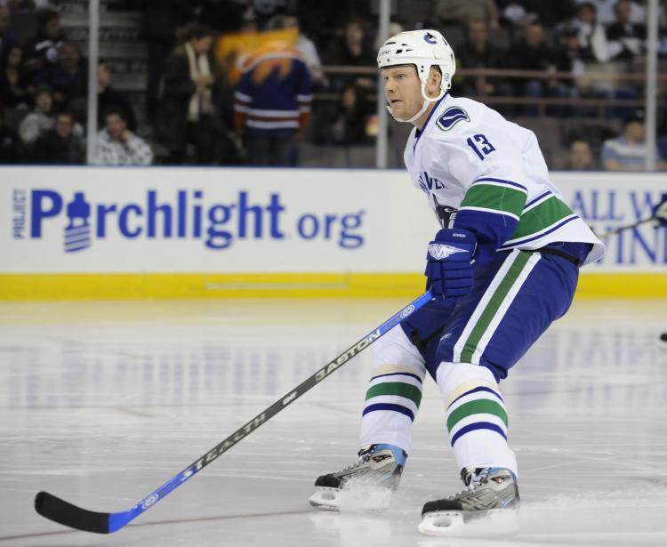 <a><img src="https://www.theepochtimes.com/assets/uploads/2015/09/sundin.jpg" alt="SLOW START: Mats Sundin has three points in seven games since joining the Canucks. (Ian Jackson/Getty Images)" title="SLOW START: Mats Sundin has three points in seven games since joining the Canucks. (Ian Jackson/Getty Images)" width="320" class="size-medium wp-image-1831168"/></a>