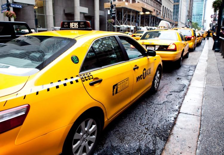 <a><img src="https://www.theepochtimes.com/assets/uploads/2015/09/taxi_samira.jpg" alt="Mayor Michael Bloomberg and Gov. Andrew Cuomo are both behind a plan to sell medallions to livery cab drivers. (Amal Chen/The Epoch Times)" title="Mayor Michael Bloomberg and Gov. Andrew Cuomo are both behind a plan to sell medallions to livery cab drivers. (Amal Chen/The Epoch Times)" width="320" class="size-medium wp-image-1796999"/></a>
