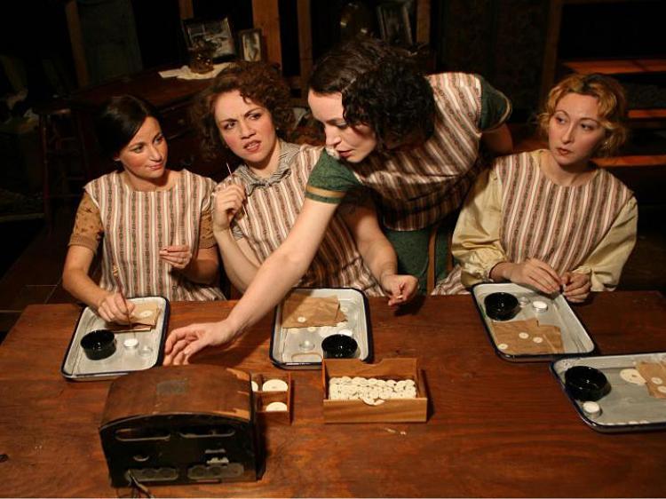 <a><img src="https://www.theepochtimes.com/assets/uploads/2015/09/thesining.jpg" alt="(L-R) Ashley Neal, Justine Turner, Rebecca Spence, and Jessie Fisher in These Shining Lives.  (Anthony Robert LaPenna)" title="(L-R) Ashley Neal, Justine Turner, Rebecca Spence, and Jessie Fisher in These Shining Lives.  (Anthony Robert LaPenna)" width="320" class="size-medium wp-image-1831338"/></a>