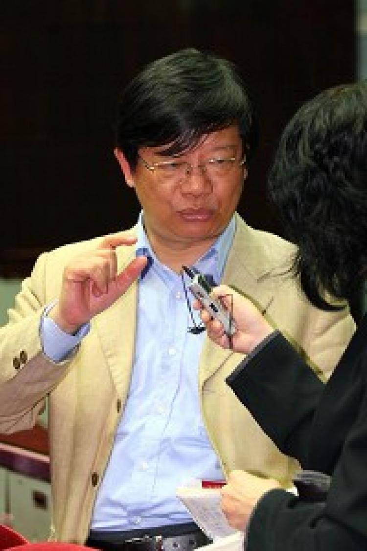 <a><img src="https://www.theepochtimes.com/assets/uploads/2015/09/tw01DPA.jpg" alt="Li Ruiheng. (The Epoch Times)" title="Li Ruiheng. (The Epoch Times)" width="320" class="size-medium wp-image-1830026"/></a>