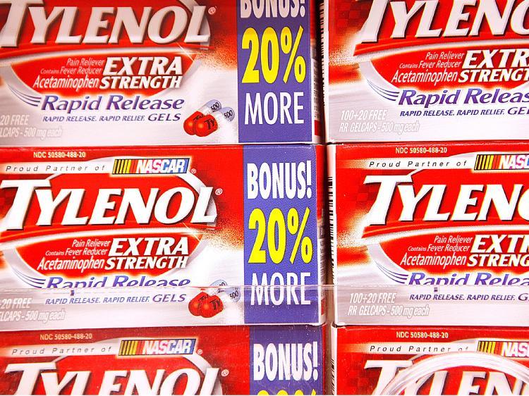 <a><img src="https://www.theepochtimes.com/assets/uploads/2015/09/tyl88763250.jpg" alt="Johnson & Johnson is recalling all Tylenol arthritis medicine after capsule were found to be contaminated. (Scott Olson/Getty Images)" title="Johnson & Johnson is recalling all Tylenol arthritis medicine after capsule were found to be contaminated. (Scott Olson/Getty Images)" width="320" class="size-medium wp-image-1817474"/></a>