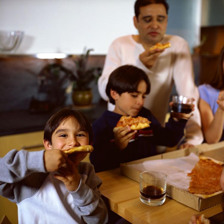 <a><img src="https://www.theepochtimes.com/assets/uploads/2015/09/v87670791.jpg" alt="New Westminster City Council voted unanimously to pay its employees $16.74 per hour, a figure based on what it takes to keep a family of two working adults and two children above the poverty line in New Westminster. (Photos.com )" title="New Westminster City Council voted unanimously to pay its employees $16.74 per hour, a figure based on what it takes to keep a family of two working adults and two children above the poverty line in New Westminster. (Photos.com )" width="320" class="size-medium wp-image-1819399"/></a>