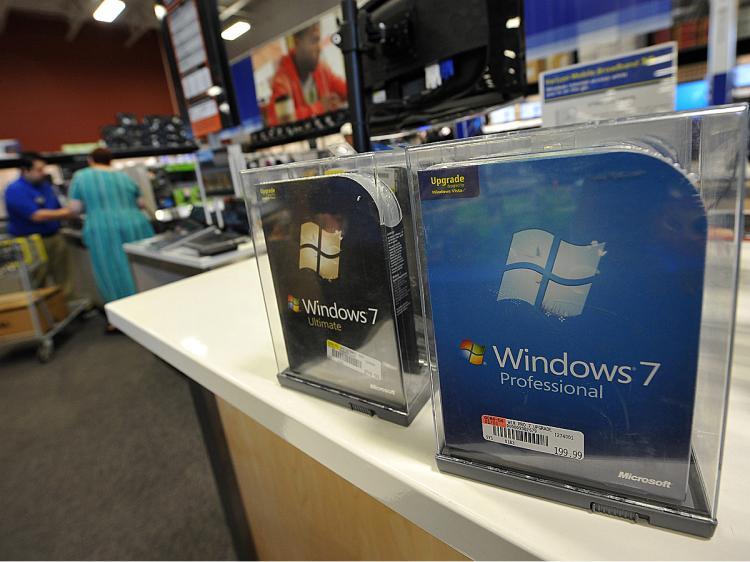 <a><img src="https://www.theepochtimes.com/assets/uploads/2015/09/zzzoft92228909.jpg" alt="Micorsoft will be selling its products in its own retail outlets. (Robyn Beck/AFP/Getty Images)" title="Micorsoft will be selling its products in its own retail outlets. (Robyn Beck/AFP/Getty Images)" width="320" class="size-medium wp-image-1825066"/></a>