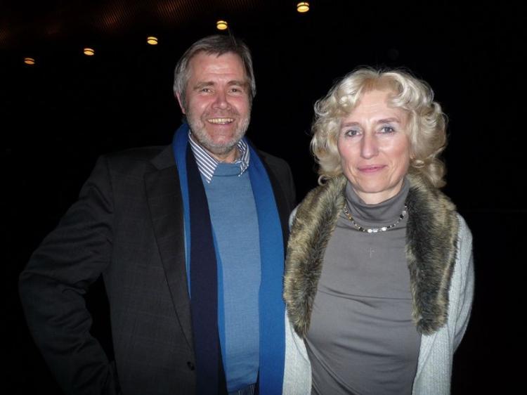 <a href="https://www.theepochtimes.com/assets/uploads/2015/10/2009-02-22-xxl--Frankfurt_02_Weber_Foto_AlexanderHamrle.jpg"><img src="https://www.theepochtimes.com/assets/uploads/2015/10/2009-02-22-xxl--Frankfurt_02_Weber_Foto_AlexanderHamrle.jpg" alt="Mr. Michael Weber and his wife in Frankfurt's Jahrhunderthalle. (Alexander M Hamrle/The Epoch Times)" title="Mr. Michael Weber and his wife in Frankfurt's Jahrhunderthalle. (Alexander M Hamrle/The Epoch Times)" width="320" class="size-medium wp-image-1870548"/></a>