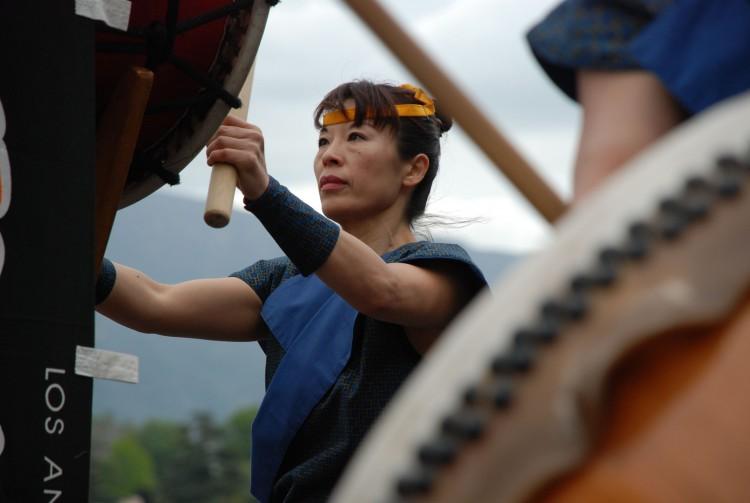 <a href="https://www.theepochtimes.com/assets/uploads/2015/10/DrummeronOdaiko.jpg"><img src="https://www.theepochtimes.com/assets/uploads/2015/10/DrummeronOdaiko.jpg" alt="O-DAIKO: Japanese drums of various forms are called taiko and usually played with sticks. When combining the word with another word to specify the type of the drum, the 't' changes to 'd' as in o-daiko, the large two-headed tacked drum, here played by a member of the L.A. Matsuri Taiko. (Robin Kemker/The Epoch Times)" title="O-DAIKO: Japanese drums of various forms are called taiko and usually played with sticks. When combining the word with another word to specify the type of the drum, the 't' changes to 'd' as in o-daiko, the large two-headed tacked drum, here played by a member of the L.A. Matsuri Taiko. (Robin Kemker/The Epoch Times)" width="575" class="size-medium wp-image-1869963"/></a>