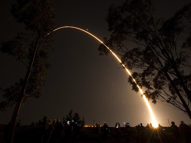 <a href="https://www.theepochtimes.com/assets/uploads/2015/10/spacerocket.jpg"><img class="size-medium wp-image-1868936" title="SKYROCKET: An arc of light illuminates the sky at Vandenberg Air Force Base in California as a Delta II rocket launches with the NPOESS Preparatory Project (NPP) spacecraft payload on Oct. 28. (NASA/Bill Ingalls)" src="https://www.theepochtimes.com/assets/uploads/2015/10/spacerocket.jpg" alt="SKYROCKET: An arc of light illuminates the sky at Vandenberg Air Force Base in California as a Delta II rocket launches with the NPOESS Preparatory Project (NPP) spacecraft payload on Oct. 28. (NASA/Bill Ingalls)" width="590"/></a>
