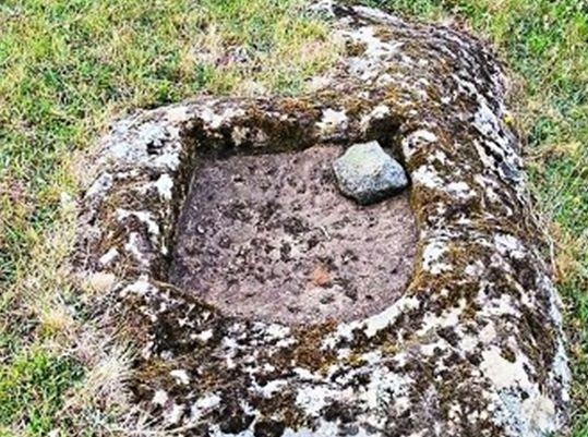 An example of basins found near rocks that look like human faces or animals on the Azores islands. (Courtesy of Antonieta Costa)