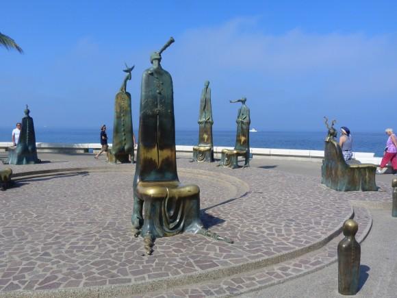"La Rotonda del Mar" on the Malecón. (Barbara Angelakis)