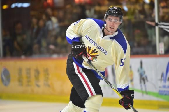Brandon Mashinter on the ice for Pandoo Nation in the Mega Ice 2017 Hockey 5's in the final against Totachi CCCP on May 6, 2017. (Bill Cox/Epoch Times)