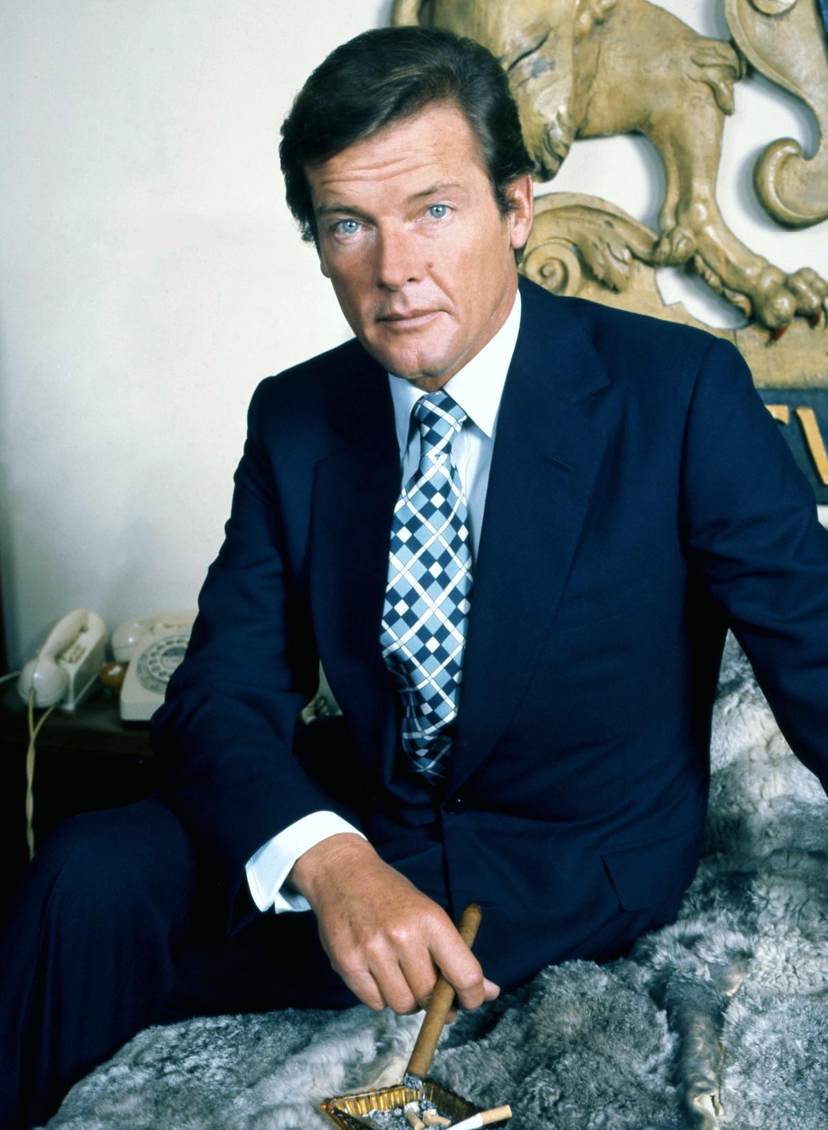 Sir Roger Moore at photographer's studio, Belgravia, London in 1973. (Creative Commons/Wikimedia)