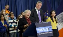 De Blasio Picks City Schools Veteran for Chancellor