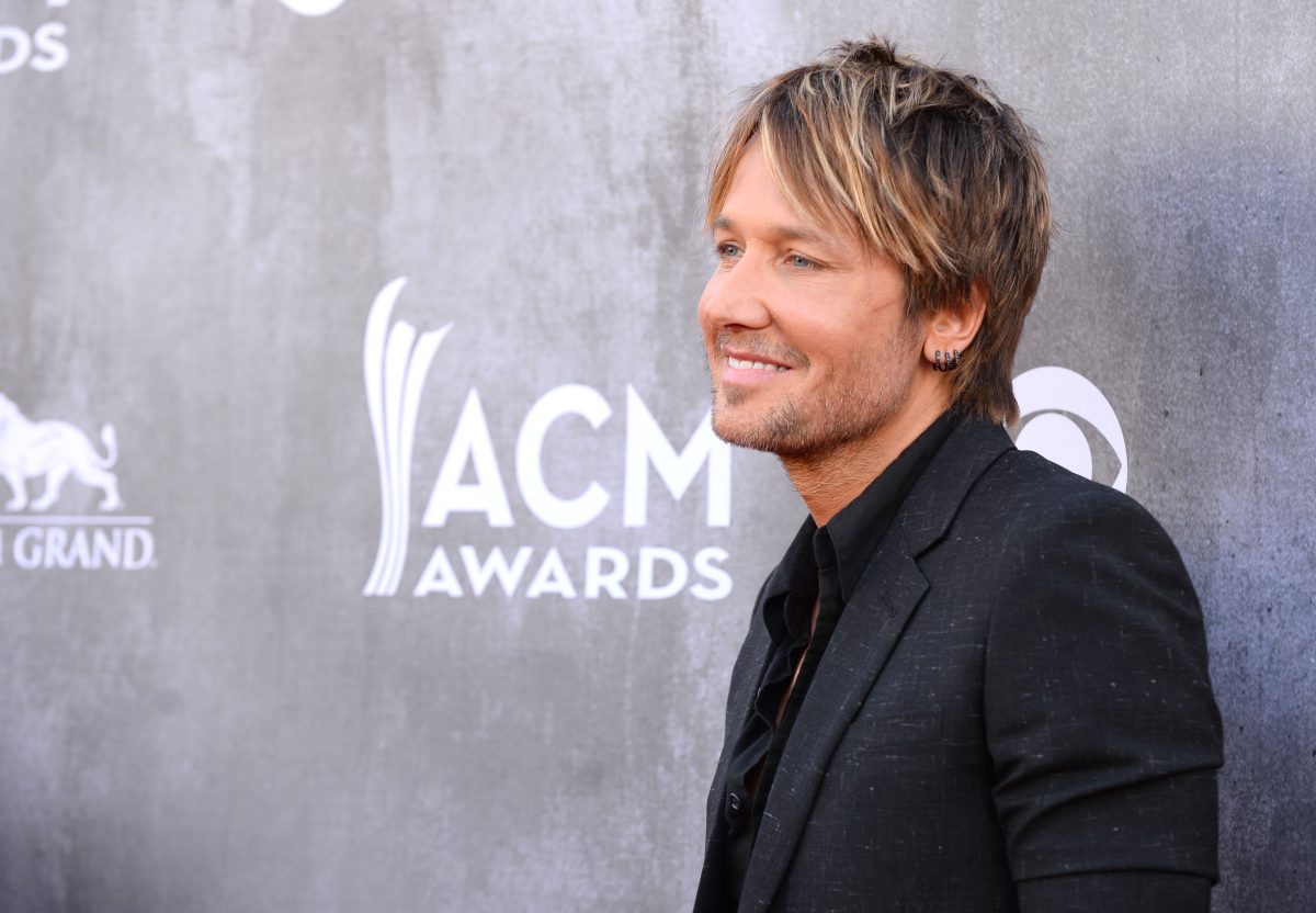 Keith Urban Sings at 2014 ACM Awards [Watch Video Here] | The Epoch Times