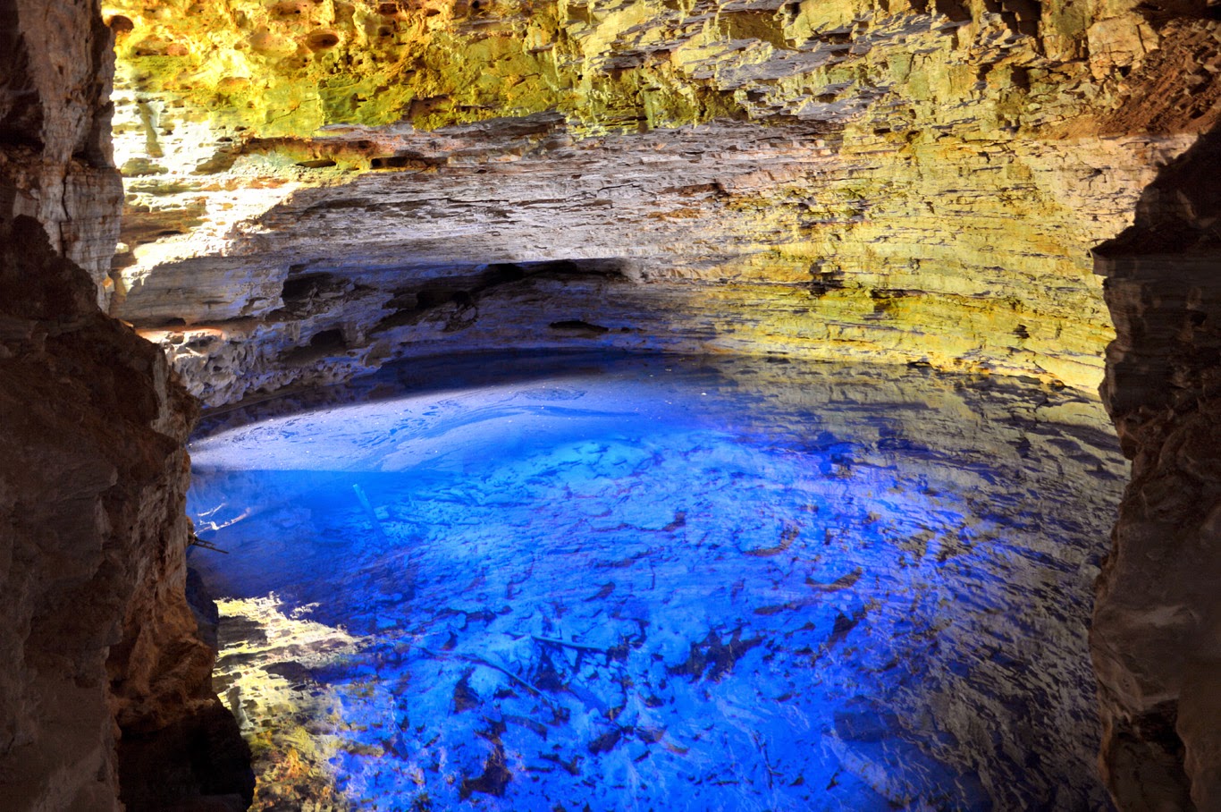 Locations of the Chapada Diamantina National Park and the town of