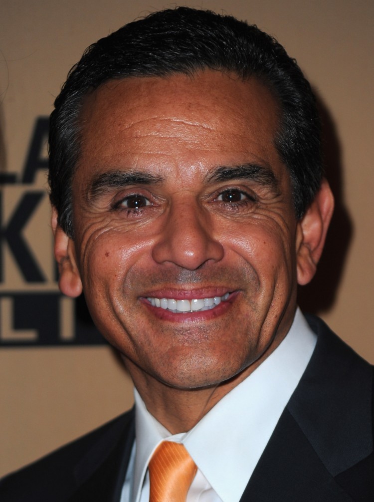 COUNCIL OF MAYORS PRESIDENT: Los Angeles Mayor Antonio Villaraigosa at CNN's 'Larry King Live' final broadcast party on Dec. 16, 2010, in Beverly Hills, Calif.   (Alberto E. Rodriguez/Getty Images)