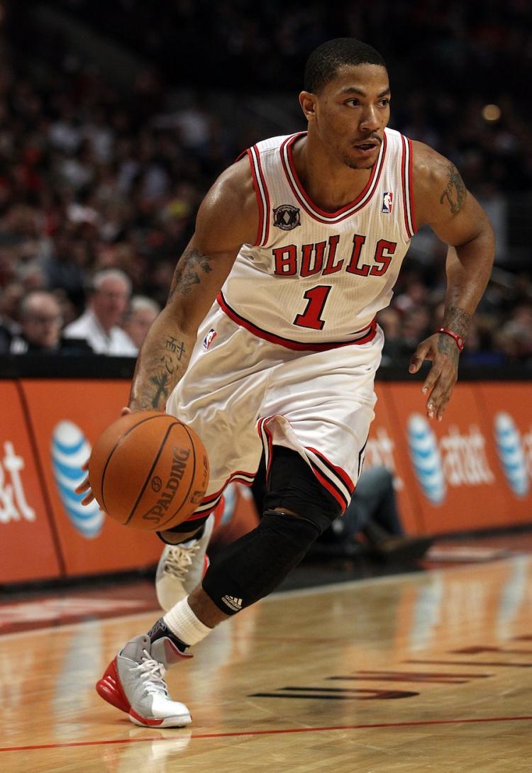 Derrick Rose #1 of the Chicago Bulls moves the ball down court. The Bulls defeated Atlanta 114-81 on Tuesday at Atlanta, with Derrick Rose leading scoring with 30 points.  (Jonathan Daniel/Getty Images)