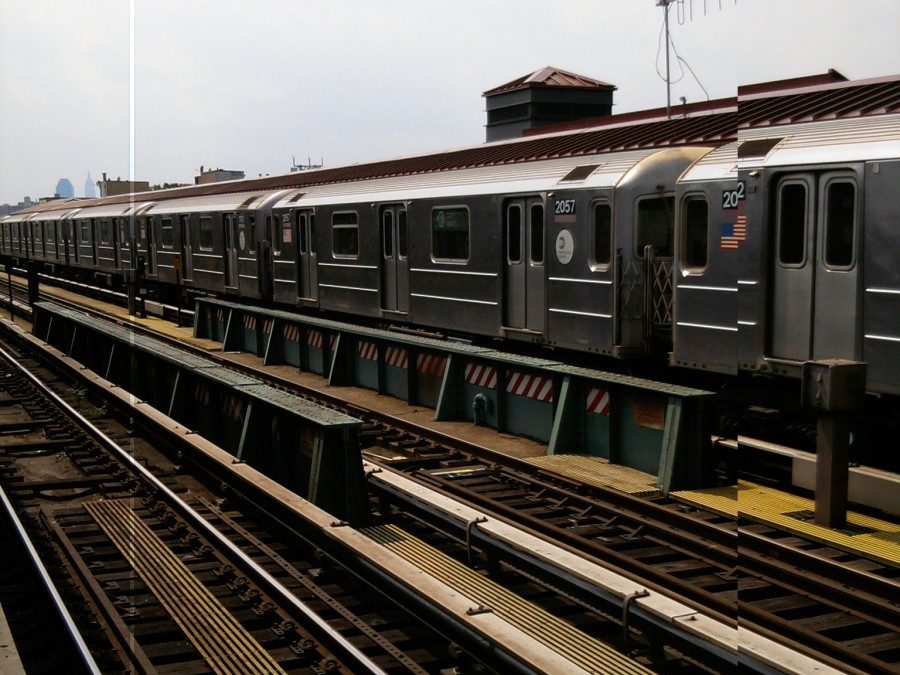 The number 7 train seen here at the Roosevelt Avenue station in Jackson Heights, NY. (Adryahn Hawkins/The Epoch Times)