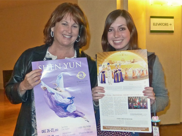 Kim Ruby and her artist daughter, Jennifer Barber, saw Shen Yun