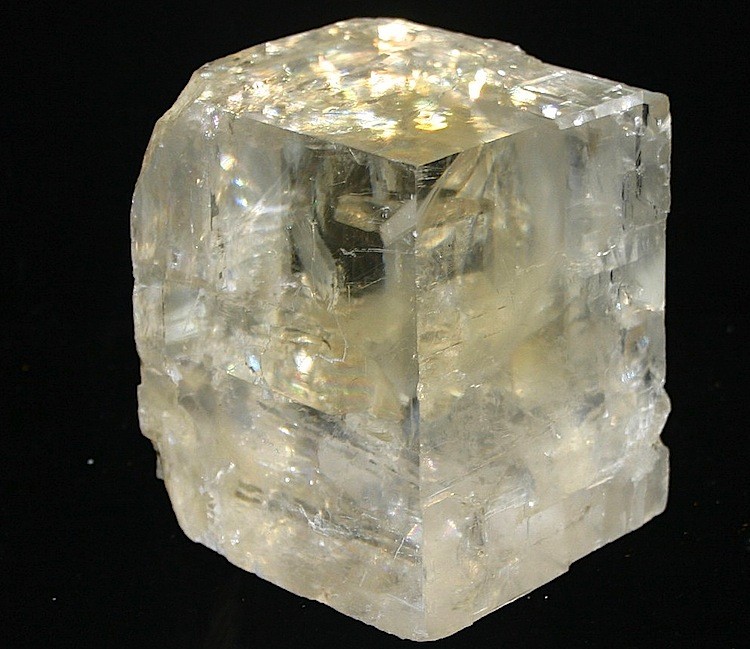 A block of the calcite crystal, Iceland spar. (Reno Chris/Wikimedia Commons)